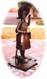 Amelia Bedelia statue