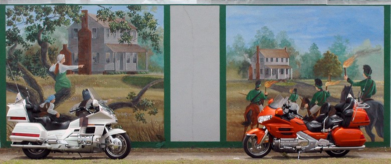 Myrtle Beach bikes visit Turbeville murals